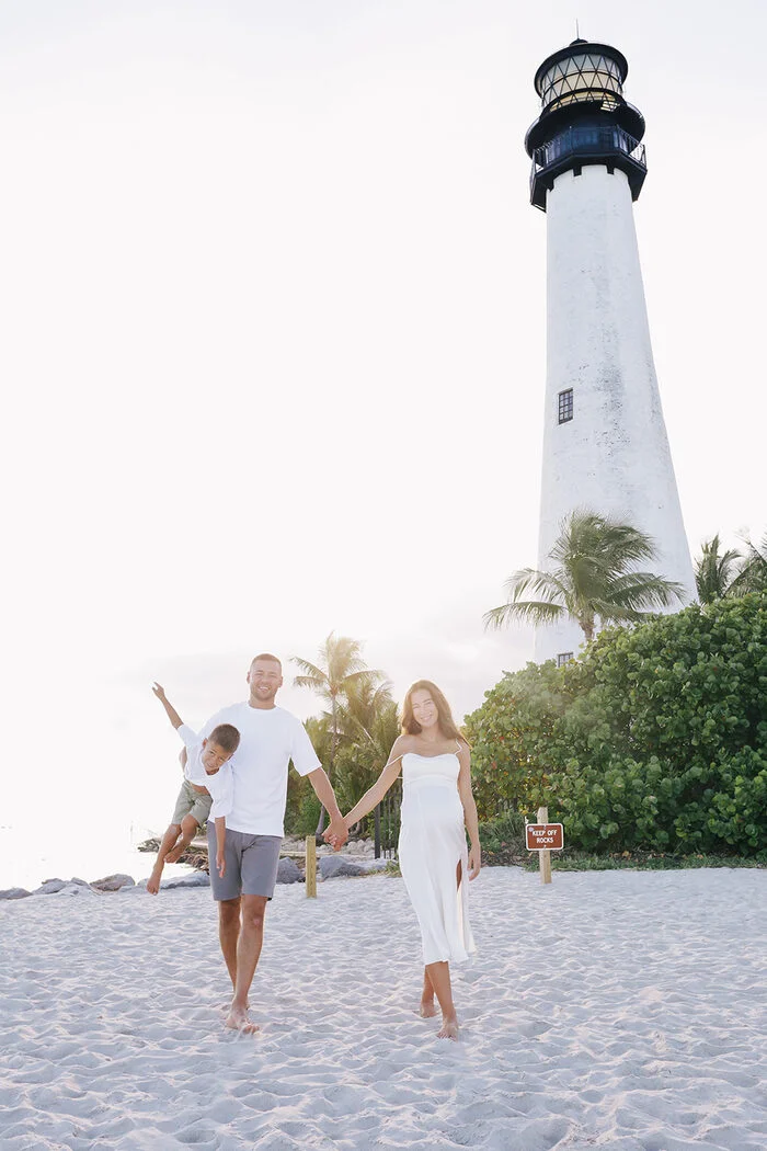Maternity at Lighthouse at Beach, Key Biscayne — Event photography