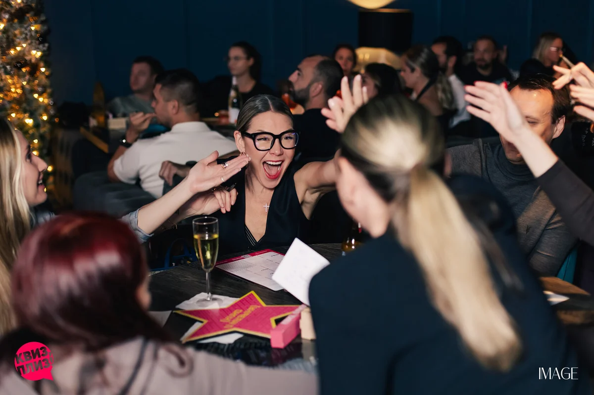 Quiz, please at Wave Lounge, Hollywood — Event photography