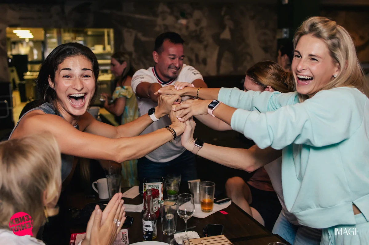 Quiz, please at Duffy's, North Miami — Event photography