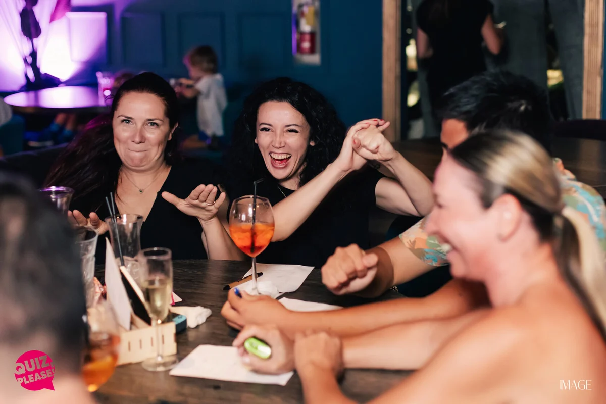Quiz, please at Wave Lounge, Hollywood — Event photography