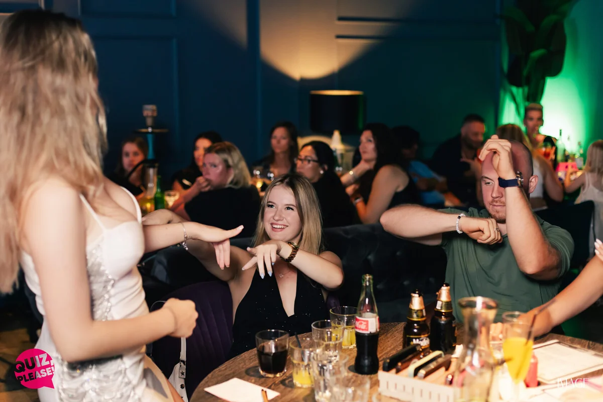 Quiz, please at Wave Lounge, Hollywood — Event photography
