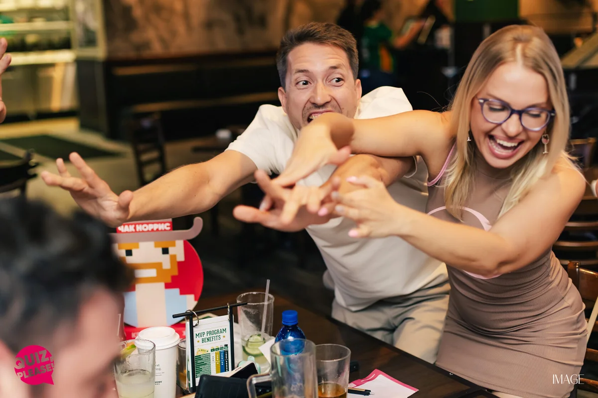 Quiz, please at Duffy's, North Miami — Event photography