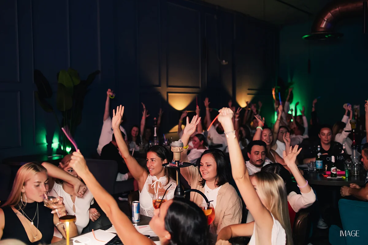 Quiz, please at Wave Lounge, Hollywood — Event photography