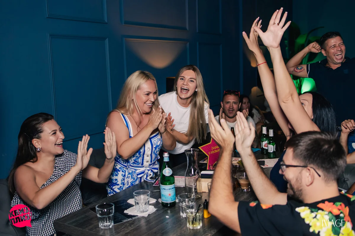 Quiz, please at Wave Lounge, Hollywood — Event photography