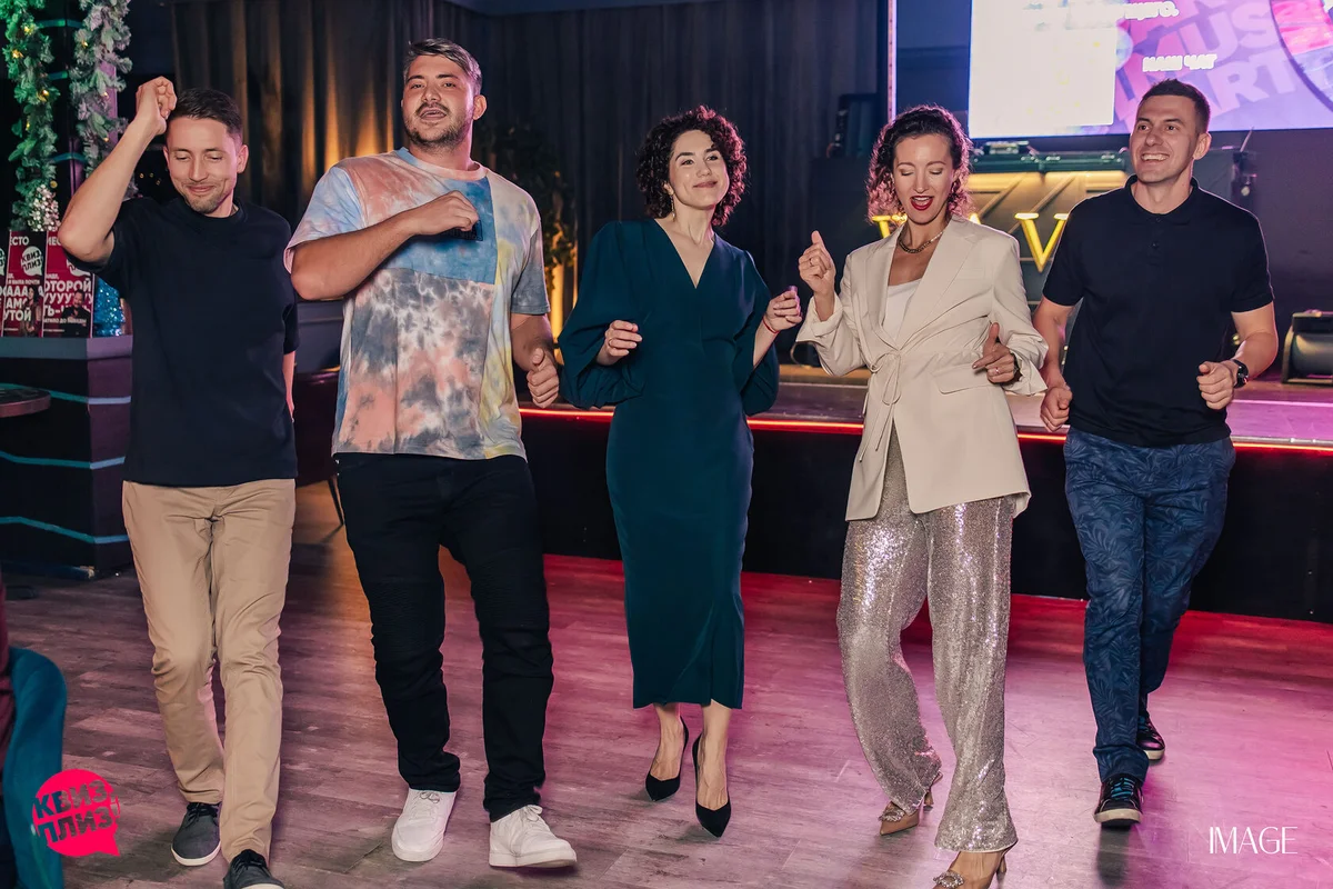 Quiz, please at Wave Lounge, Hollywood — Event photography