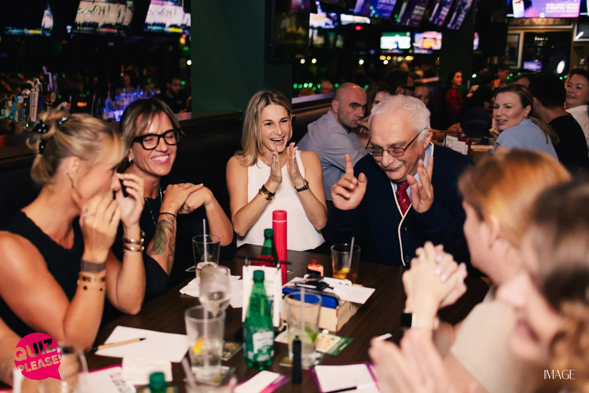 Quiz, please at Duffy's, North Miami — Event photography