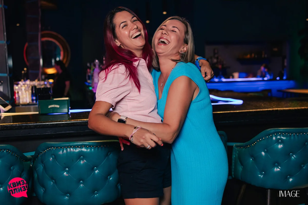 Quiz, please at Wave Lounge, Hollywood — Event photography