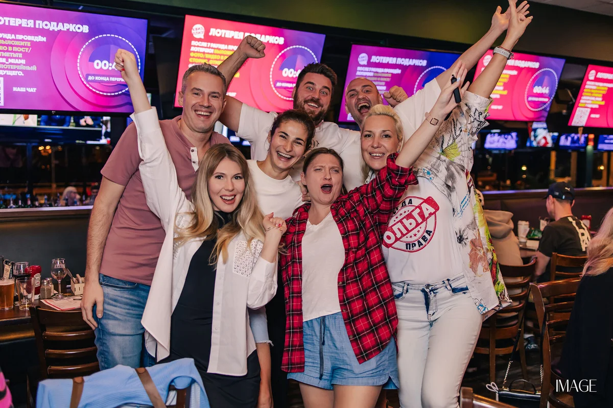 Quiz, please at Duffy's, North Miami — Event photography